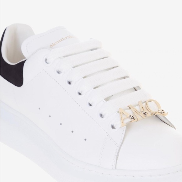 Alexander McQueen Shoes | Mens|Womens Alphabet Sneaker Charm Pale Gold LETTER B - Picture 3 of 4